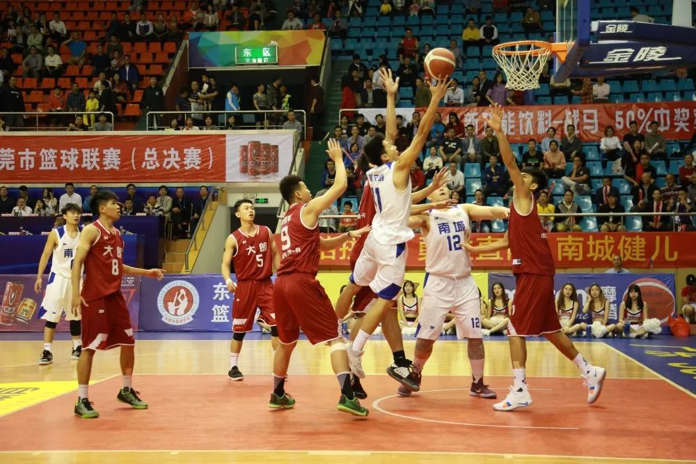 泰国队25日在原州综合体育馆举行的国际篮球联盟(FIBA)吉达亚洲杯2025预选赛客场第2场比赛中